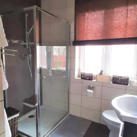 House Between Cracow And 威利兹卡